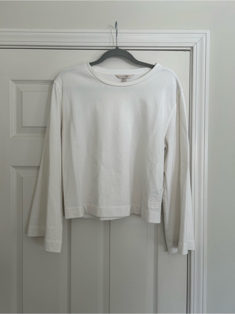 Banana Republic White Crewneck Long Sleeve Top